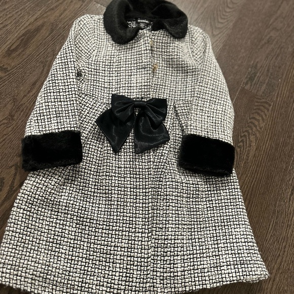 zunie Other - Chic Black and White Kids Coat with Bow